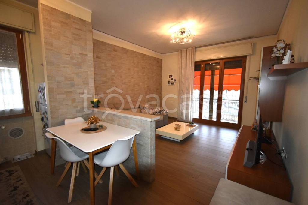 appartamento in vendita a Carnate