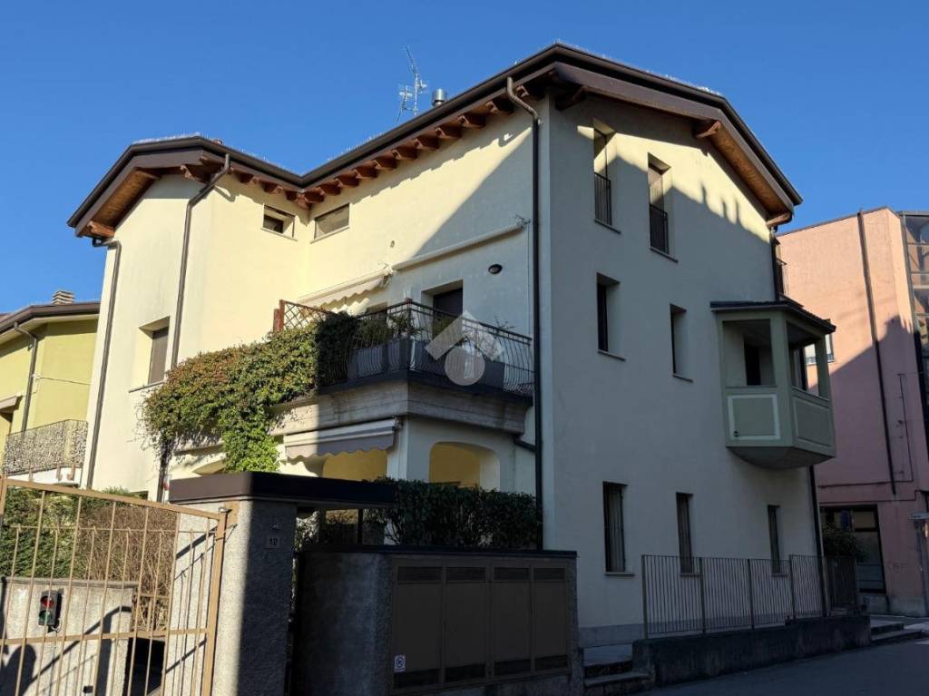 appartamento in vendita a Carnate
