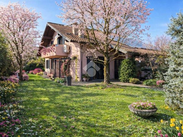 casa indipendente in vendita a Carnate