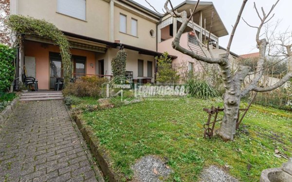 appartamento in vendita a Carnate