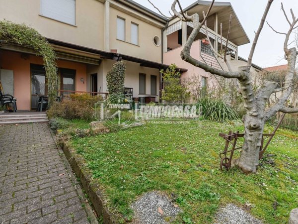 appartamento in vendita a Carnate