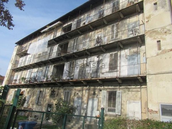 negozio in vendita a Carnate