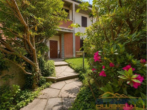 casa indipendente in vendita a Carnate