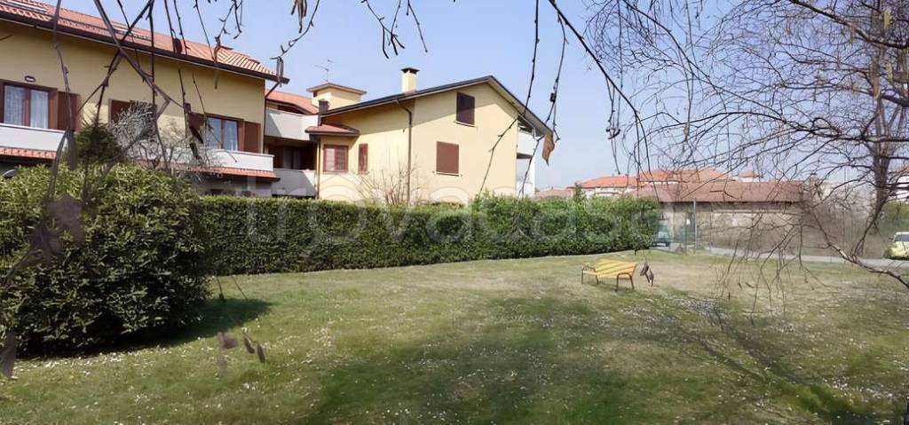 appartamento in vendita a Carnate