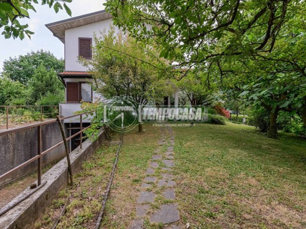 casa indipendente in vendita a Carnate