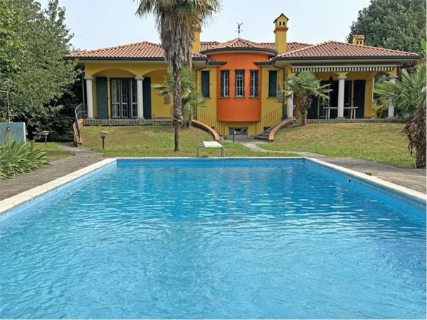 casa indipendente in vendita a Cavenago di Brianza