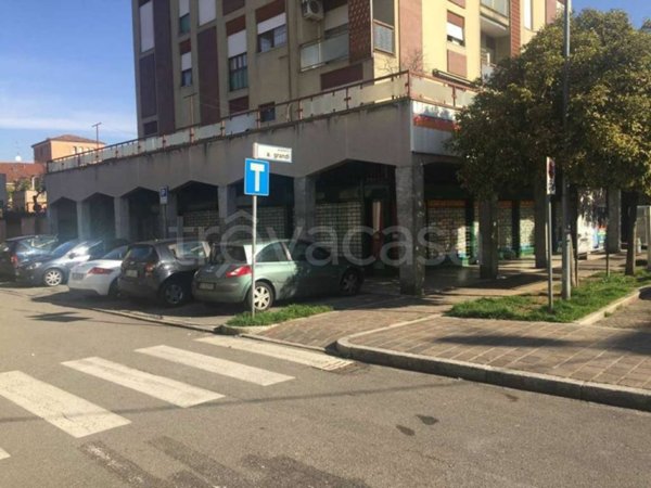 negozio in vendita a Cavenago di Brianza