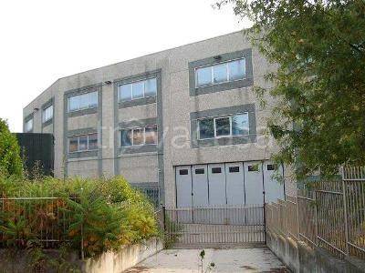 capannone in vendita a Cavenago di Brianza