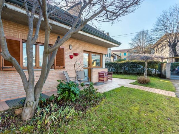 casa indipendente in vendita a Cavenago di Brianza