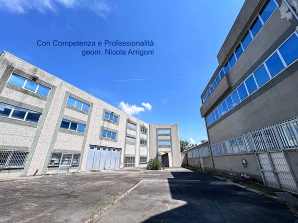 capannone in vendita a Cavenago di Brianza