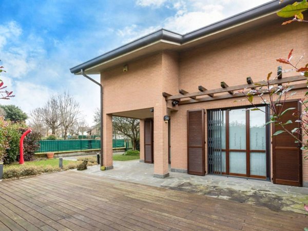 casa indipendente in vendita a Cavenago di Brianza