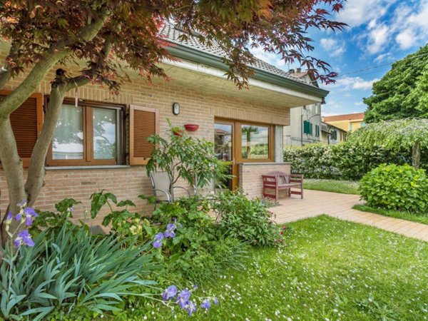 casa indipendente in vendita a Cavenago di Brianza