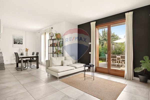casa indipendente in vendita a Cavenago di Brianza