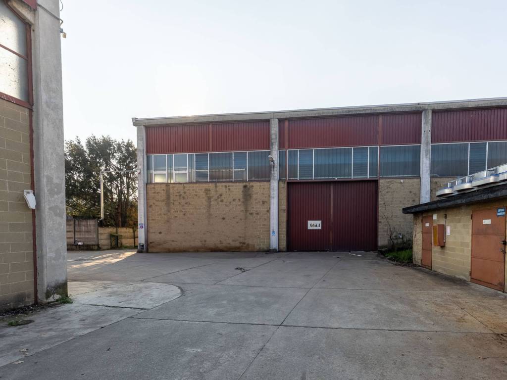 locale commerciale in vendita a Cavenago di Brianza