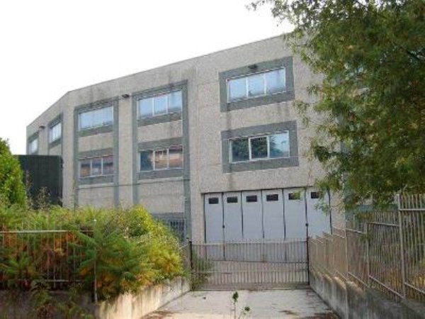 capannone in vendita a Cavenago di Brianza