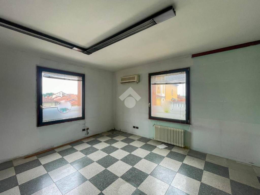 ufficio in vendita a Cavenago di Brianza