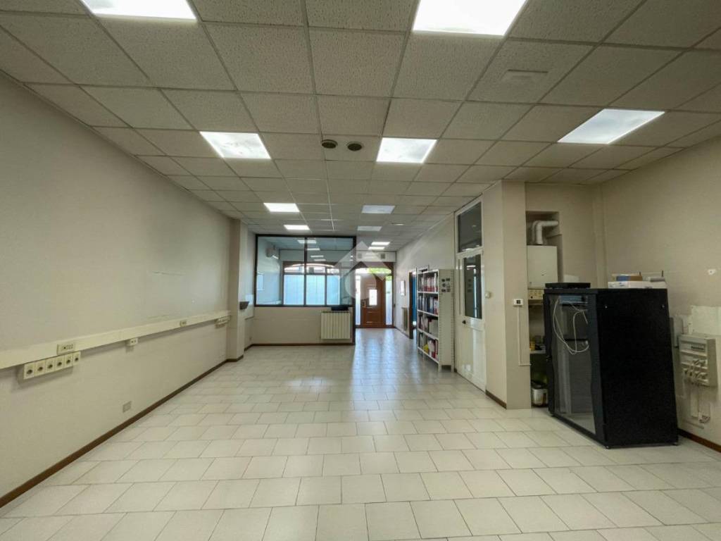 ufficio in vendita a Cavenago di Brianza