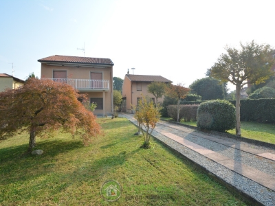 locale di sgombero in vendita a Cavenago di Brianza