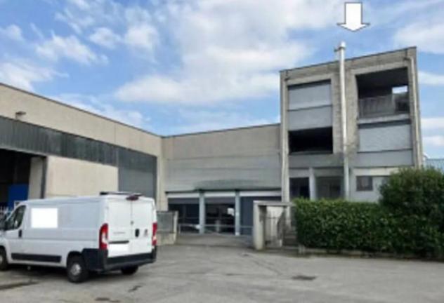 locale commerciale in vendita a Cavenago di Brianza