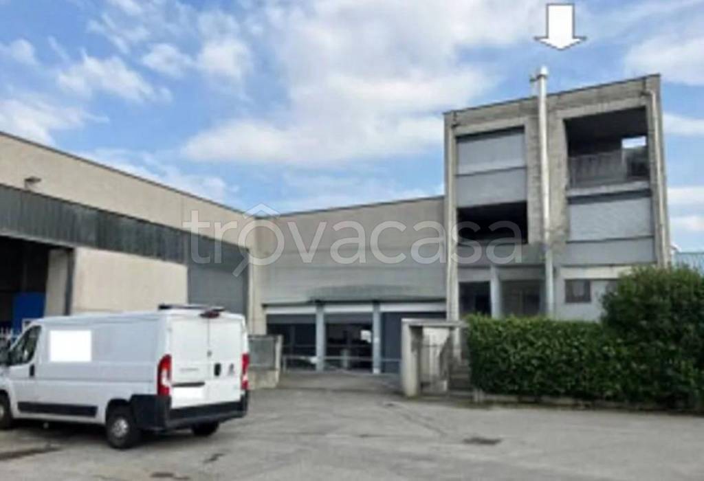 locale commerciale in vendita a Cavenago di Brianza