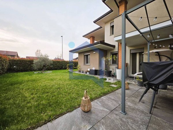 appartamento in vendita a Cavenago di Brianza