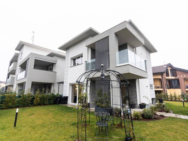 casa indipendente in vendita a Cavenago di Brianza