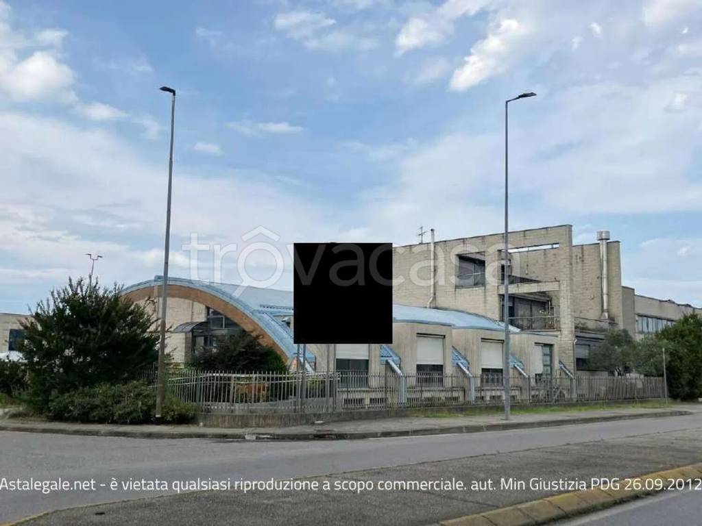 locale commerciale in vendita a Cavenago di Brianza