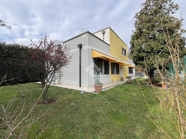 casa indipendente in vendita a Cavenago di Brianza