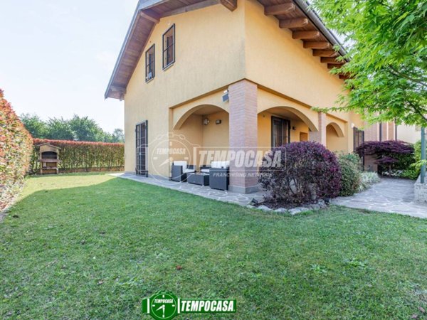 casa indipendente in vendita a Cavenago di Brianza