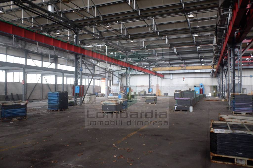 locale commerciale in vendita a Ceriano Laghetto
