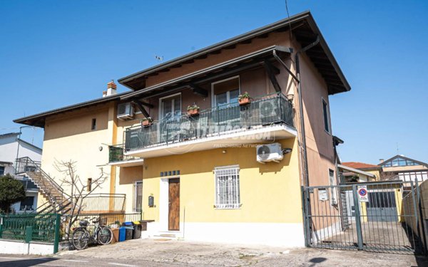 appartamento in vendita a Ceriano Laghetto