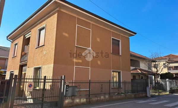 appartamento in vendita a Ceriano Laghetto in zona Dal Pozzo