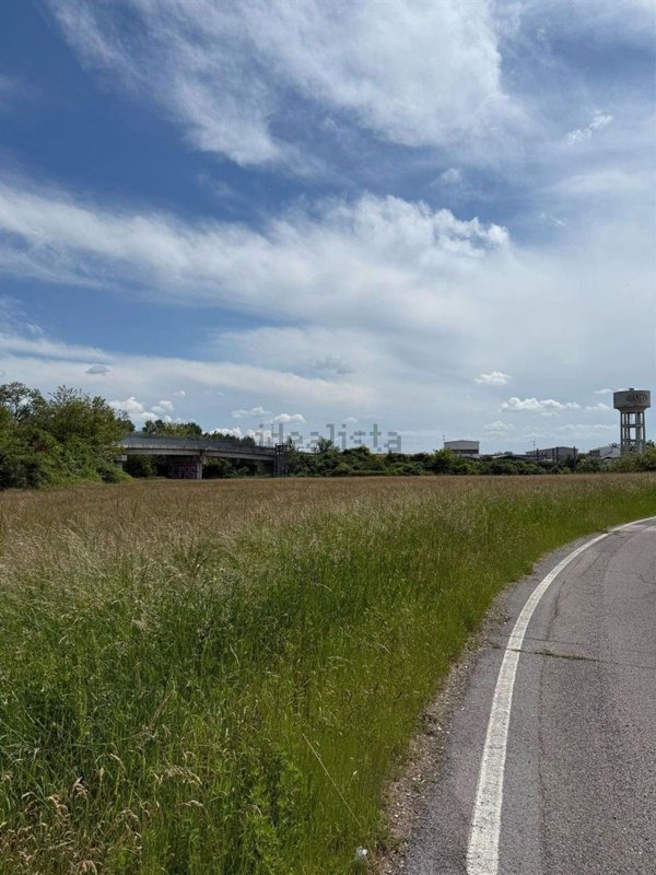 terreno edificabile in vendita a Ceriano Laghetto