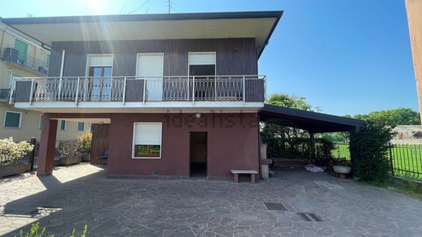appartamento in vendita a Ceriano Laghetto in zona Dal Pozzo