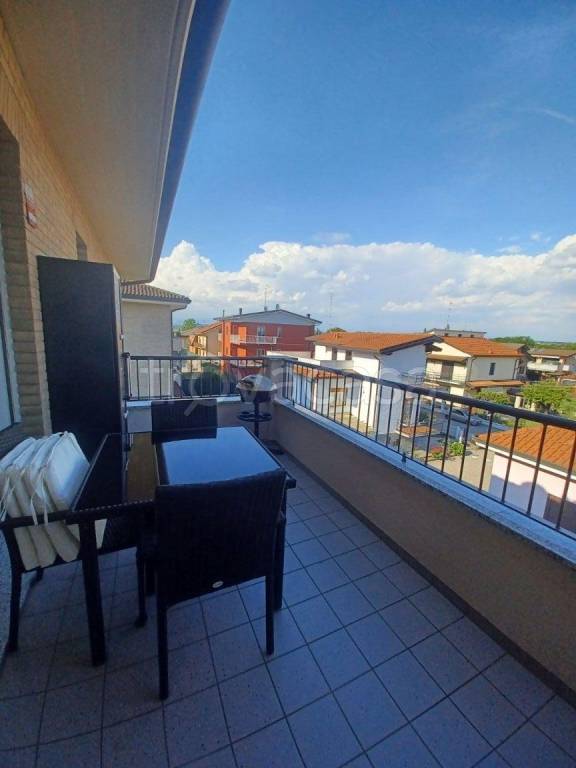 appartamento in vendita a Ceriano Laghetto in zona Dal Pozzo