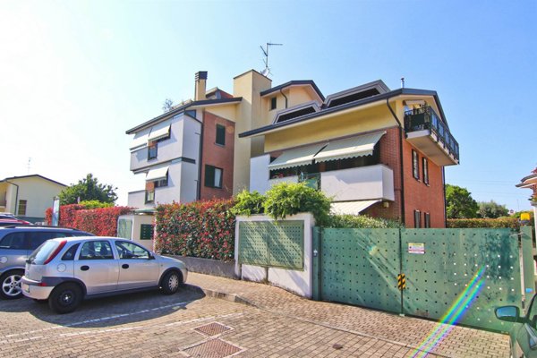 appartamento in vendita a Ceriano Laghetto