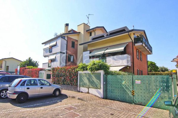 appartamento in vendita a Ceriano Laghetto