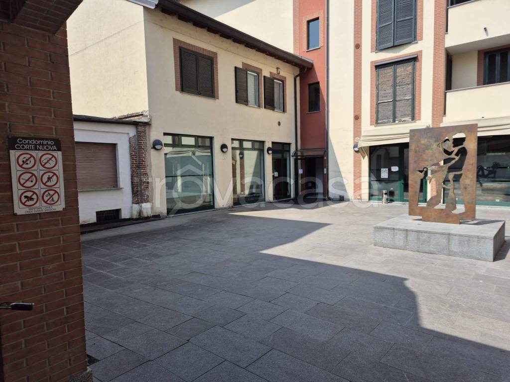 negozio in vendita a Ceriano Laghetto