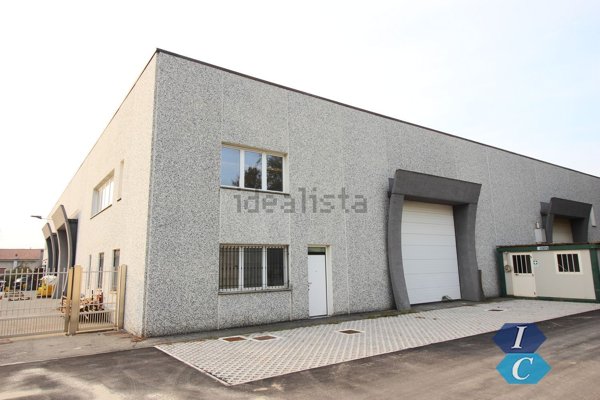 capannone in vendita a Ceriano Laghetto