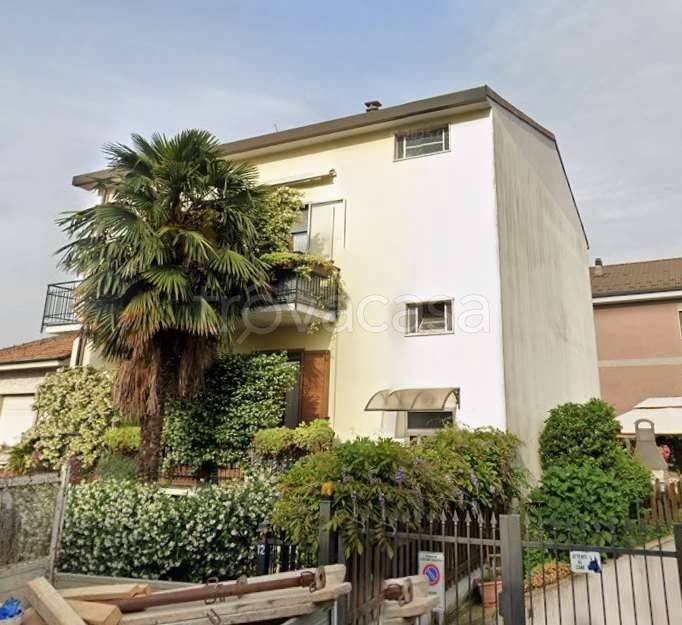 appartamento in vendita a Ceriano Laghetto