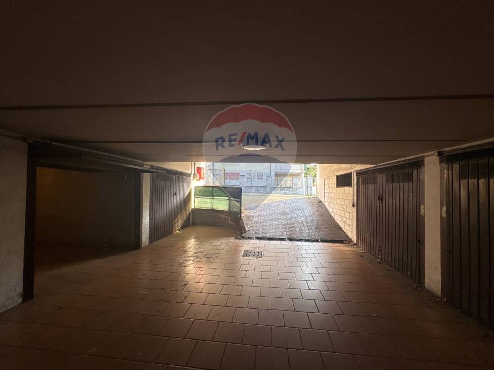 locale di sgombero in vendita a Ceriano Laghetto