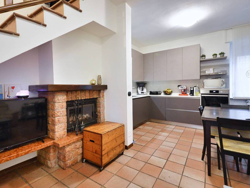 casa indipendente in vendita a Ceriano Laghetto in zona San Damiano