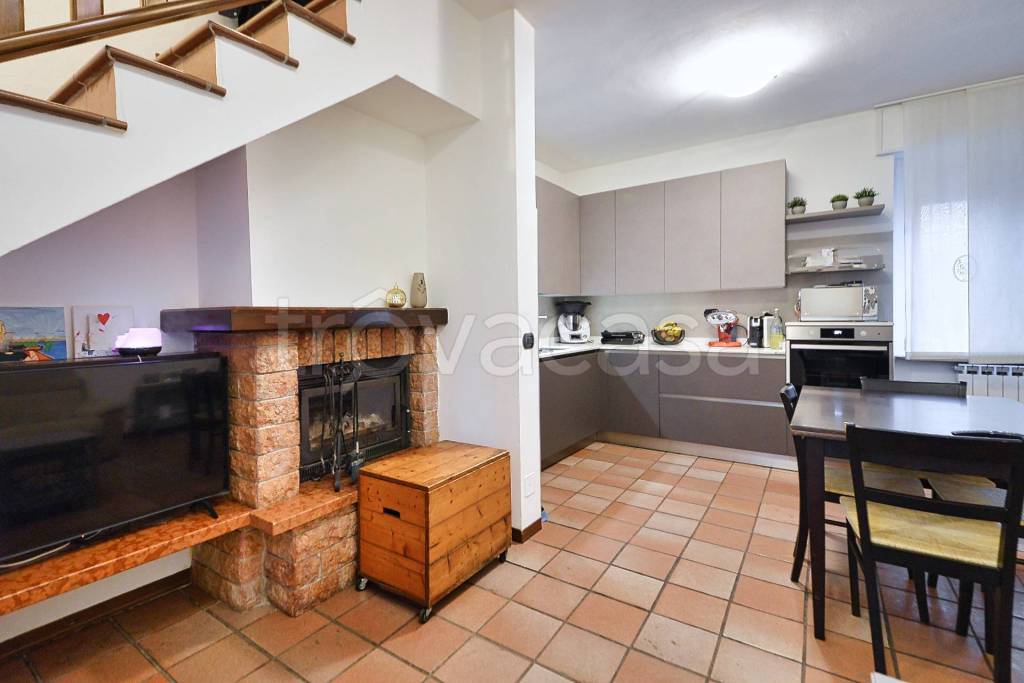 casa indipendente in vendita a Ceriano Laghetto in zona San Damiano