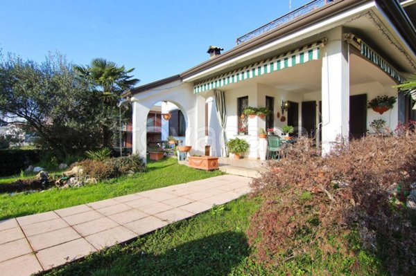 casa indipendente in vendita a Ceriano Laghetto