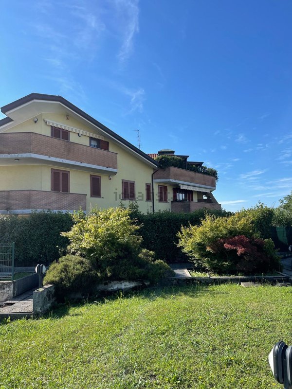 appartamento in vendita a Ceriano Laghetto