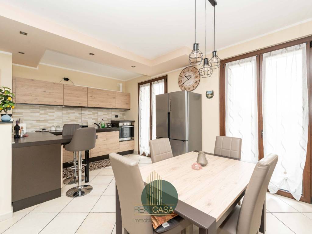 appartamento in vendita a Ceriano Laghetto