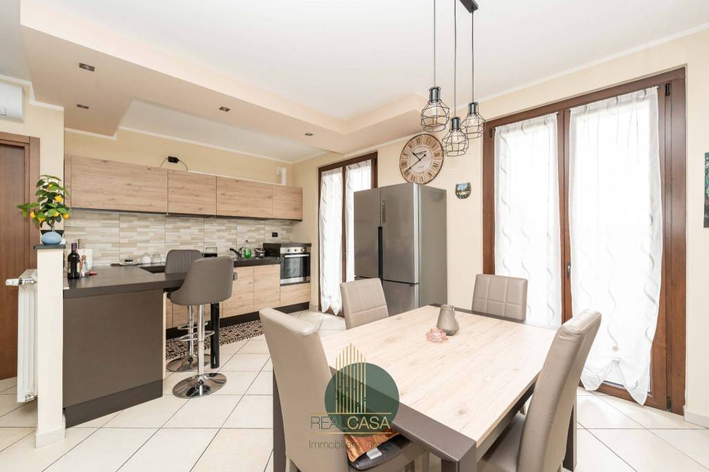 appartamento in vendita a Ceriano Laghetto