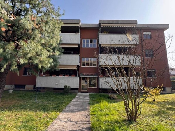 appartamento in vendita a Ceriano Laghetto