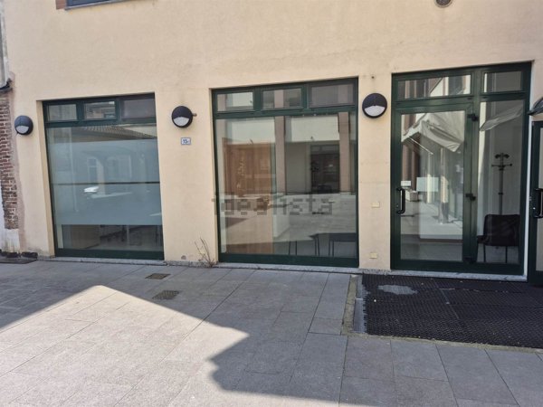 negozio in vendita a Ceriano Laghetto