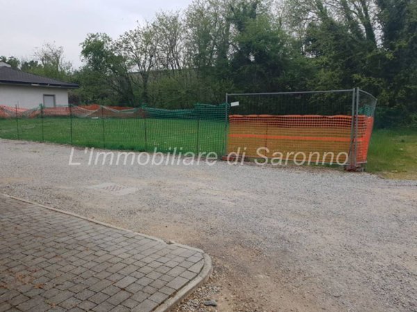 terreno edificabile in vendita a Ceriano Laghetto in zona Villaggio Brollo